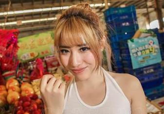 AISS爱丝(钻石版) – 若兮说她的新美图都是定制的，意义不明…