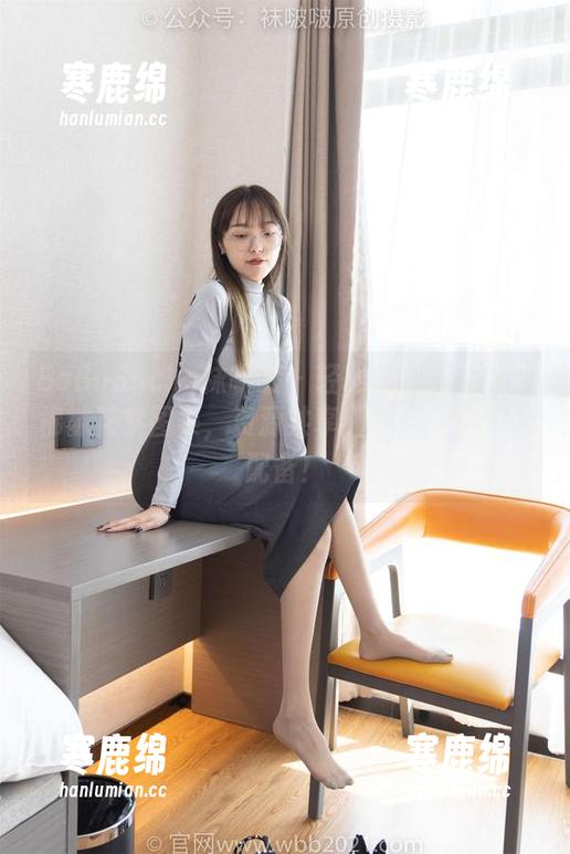 BoBoSocks袜啵啵 - 轻松愉快的奶油白棉袜花絮图集，资源共享，袜控理应有的配备！