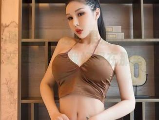 Feilin嗲囡囡 – 哇，果儿victoria的白色图包又更新了！我好想在那里面寻找最美的影子…