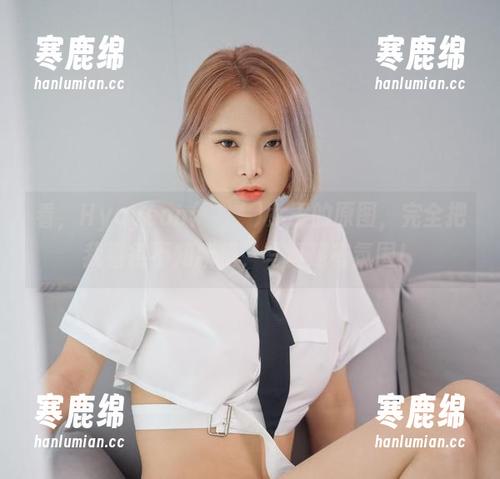 看，Hyoyeon(김효연)女王的原图，完全把我看得不知所措，写真超有氛围！
