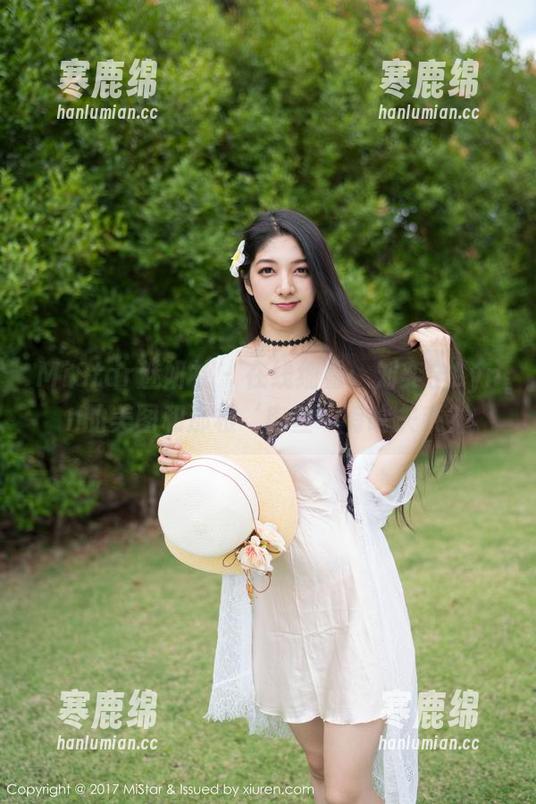 MiStar魅妍社 - 在线细看：刘奕宁Lynn的美图和那根‘肉丝’有啥关系？