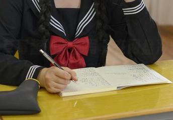 PAKI草莓酱的柴郡写真在网盘冷藏，有味道就好