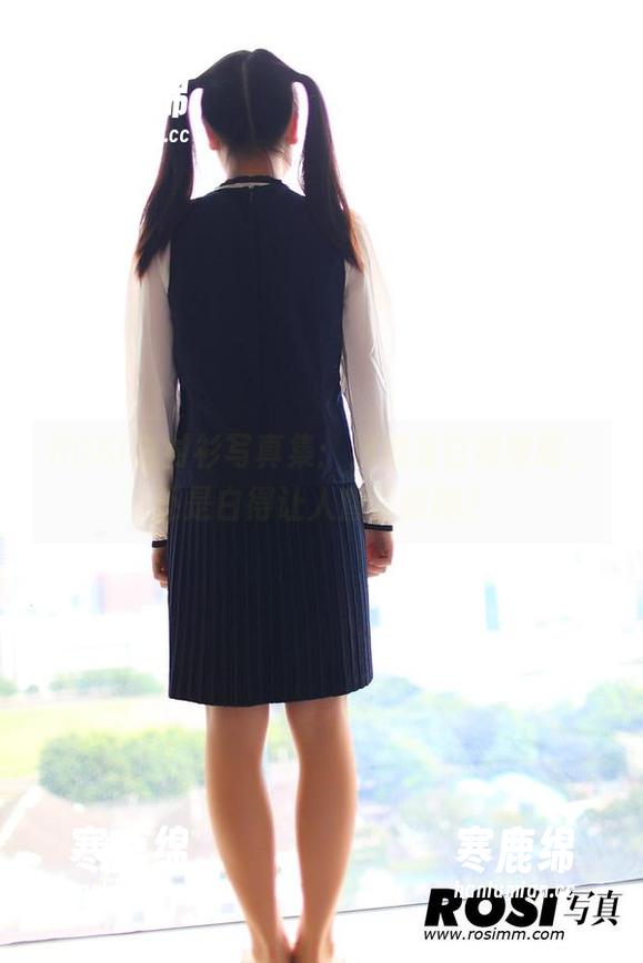 ROSI白衬衫写真集：到底是白得耀眼，还是白得让人昏昏欲睡？