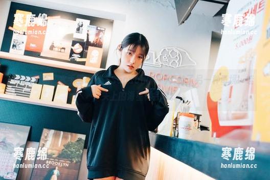 图片闪亮，水手服cos，Sonson(손손)开始了另一种奇境…哇，头上的海星真会动。