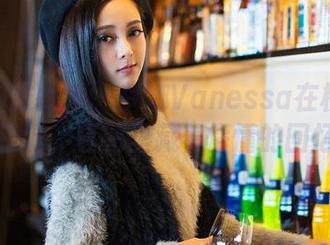 TGOD推女神 – 梦娜Vanessa在校园里的漫游，套图里藏着懵懂的回忆。