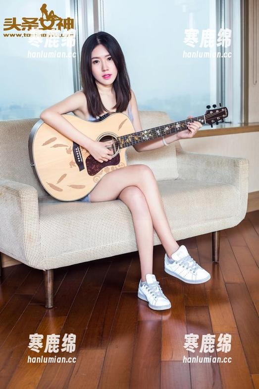 TouTiao头条女神 - 李由美最新套图，温柔得像一首没有歌词的乐曲，静怡迷人。