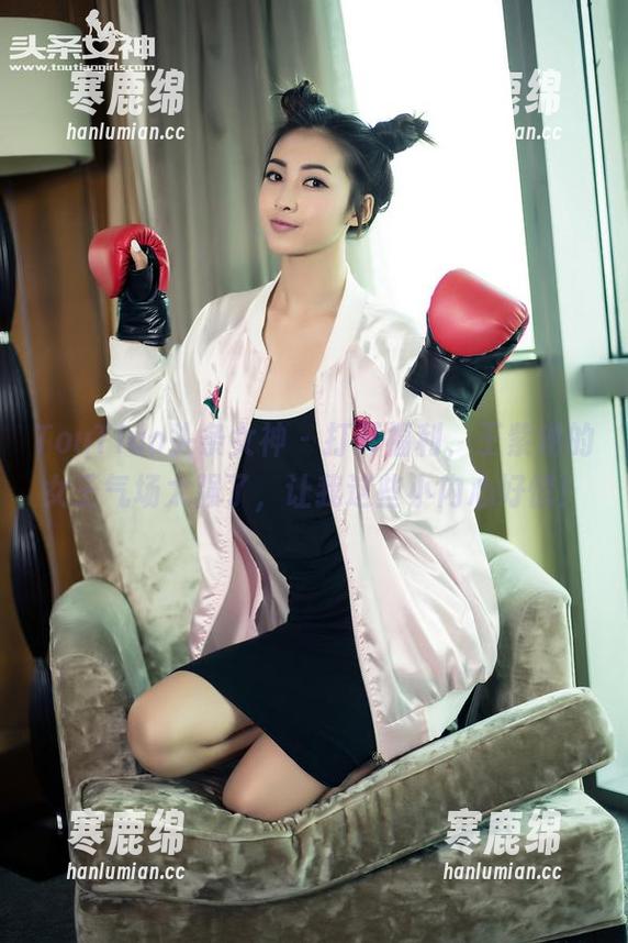 TouTiao头条女神 - 打开福利，王紫琳的女王气场太强了，让我这些小内心好慌！