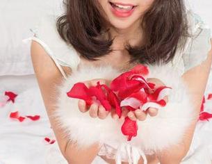 UGirls尤果网 – 荷尔蒙满满，孟思雨的豹纹全套，让你一秒掉进猫的一生。