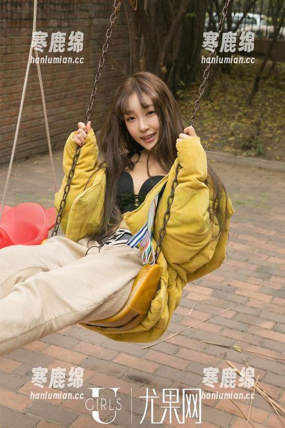 UGirls尤果网 - 当现实遇到谭晓彤的裸足私拍，图包完美直击你的萌点！