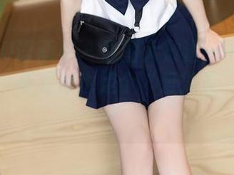 XIAOYU语画界 – 原图大放送——李丽莎的校服，看见她也是个“爱捣蛋”的乖宝！