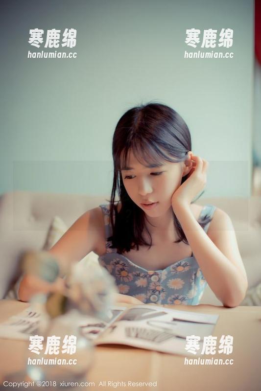 Xiuren秀人网-Sugar梁莹 Xiuren秀人网 - 在这张精选作品里,Sugar梁莹运动得那么认真,你忍心打扰吗?