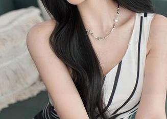 Xiuren秀人网 – 奶牛合集中的会飞的小虎牙，走出一条另类之路，感觉一切都很奇妙。