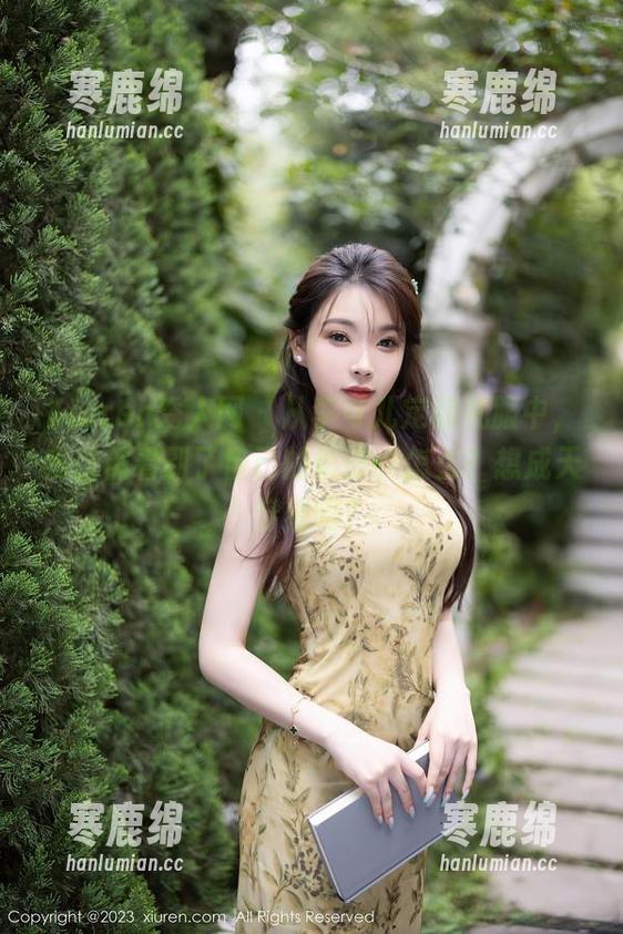 Xiuren秀人网 - 从李可儿定制礼服中，我仿佛看到了自己的影子，怎么？想成天穿着吗？