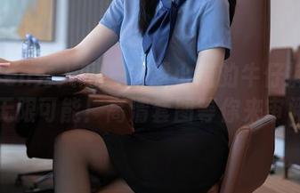 Xiuren秀人网 – 露露小喵的牛仔裤翼展现无限可能！高清套图等你来审阅！