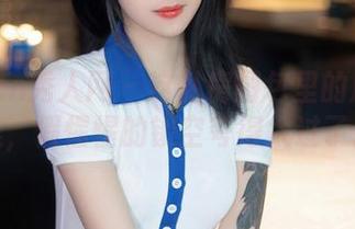 Xiuren秀人网 – 这私房图包里的风景尤美，假惺惺的镂空夸得太过了。