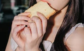 Zia(지아)的[Loozy]私房图鉴：在网吧里碰撞出的光怪陆离合集