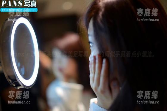 pans - 思妍带来的全套美足写真，隐约间似乎藏着点小想法。