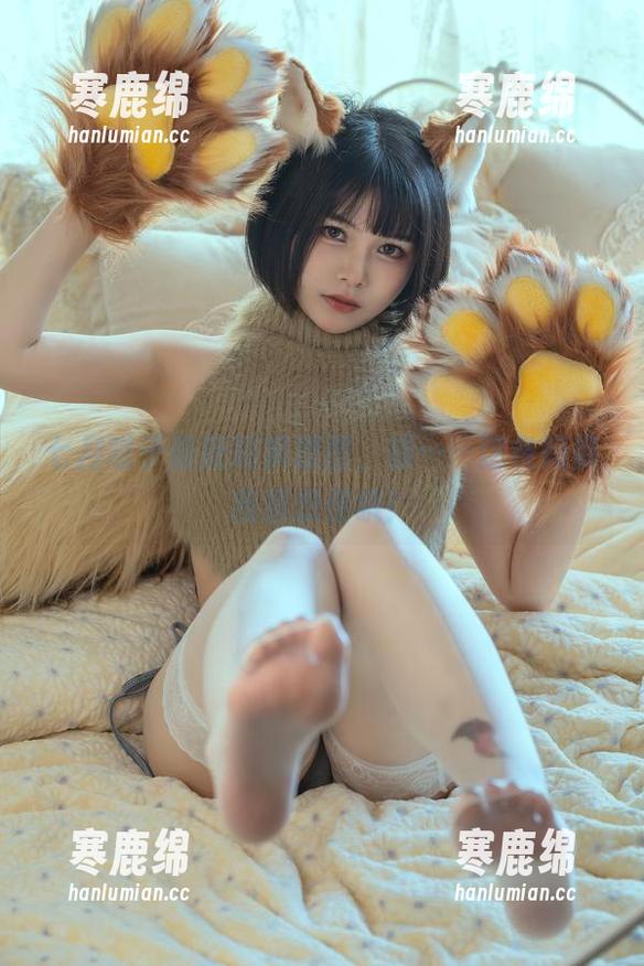 七月喵子最新短裤原图，额……这条短裤我超想借哦！