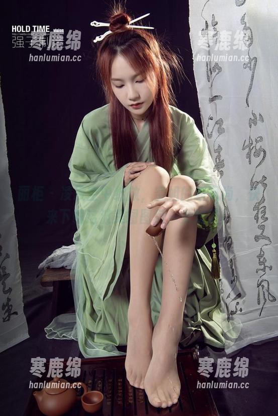 丽柜 - 凌凌空中绽放，空姐的新风尚，快来下载这波美图图包，太炫了！