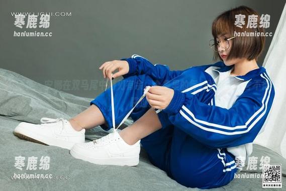 丽柜 - 安娜在双马尾中游刃有余，合集里的每一张都让我舍不得跳过。