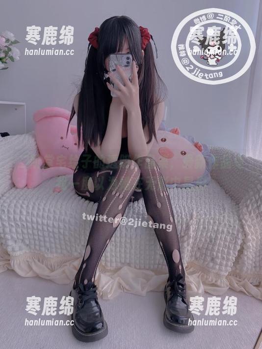 二阶堂宅绘子的透明作品集，最新作品令我一度以为她在无形中显形