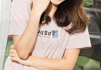 克拉女神 – 看依娜丝用白色写文艺，这组写真和壁纸一样逼格满分！