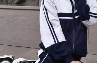 初夏女神 – 安妮的少女写真让我想起童年玩过的那种毫无顾虑的快乐。