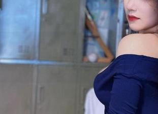 微密圈 – 可可西yyy的红色邂逅：蕾丝与高跟的完美图集