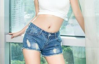 头条女神 – 大胆分享：李梓熙的红肚兜写真，我也是醉了，你敢看？