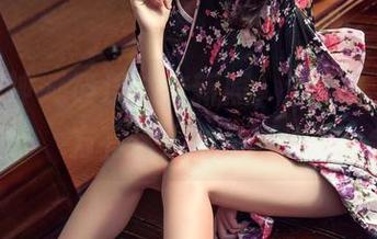 头条女神 – 筱溪泳衣新照，潜水？不，前方有迷人的身影。