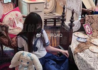 妖君白研浴缸的原图，流连忘返的平静如沉淀的思绪
