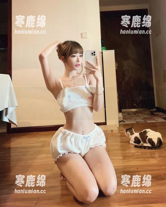 微密圈 - 妮是老虎变身黑白修女，私拍套图，我开始期待了！