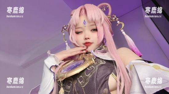 小瑶幺幺的睡衣合集：更新，穿着那里和这里的微妙