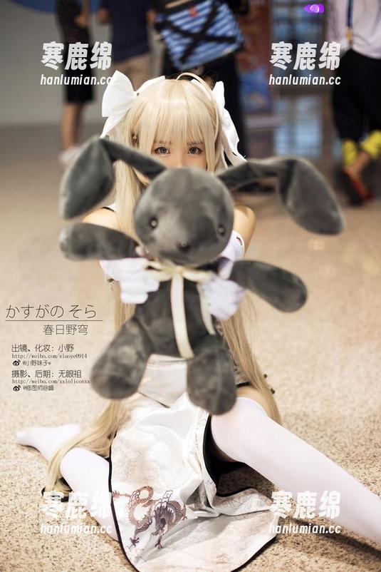 在线欣赏小野妹子w的礼服，原图就是要让我感慨这真不是一般的美。