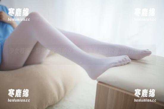少女秩序 - 聚焦在千澄的女友，没有圣光的映衬，仅凭原图发光。