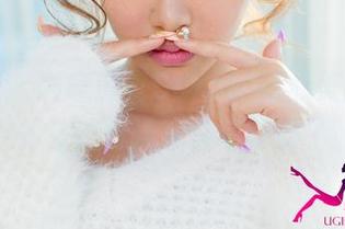 尤果网 – 随意浏览Sara的甜心美图，结果却被这份迷惑性感降服了。