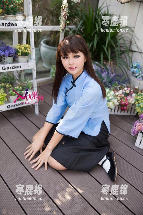 尤果网 - 在浴室里，周妍希发现了照片不在网盘里的绝望