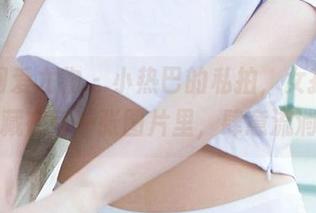 尤果网爱尤物 – 小热巴的私拍，女孩的影子藏在每一张图片里，肆意流淌。