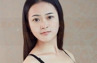 尤物馆 – 图片展示了Cris_卓娅祺的可爱，发现自己已经加了很多个表情符号，丢了理智。