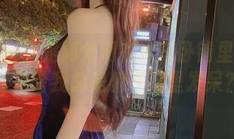 微密圈 – 就是阿朱啊在火车卧铺里的照片：为啥我总是躺在这里发呆？
