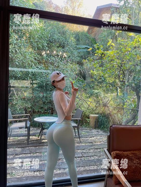 微密圈 - 左公子666的夏日图包，我是该说你真会选，还是说我看不懂花样？