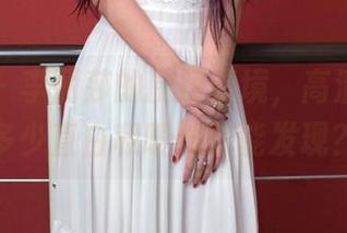 推女郎 – 李丽莎的厨房情境，高清图集中多少直白和暧昧你能发现？