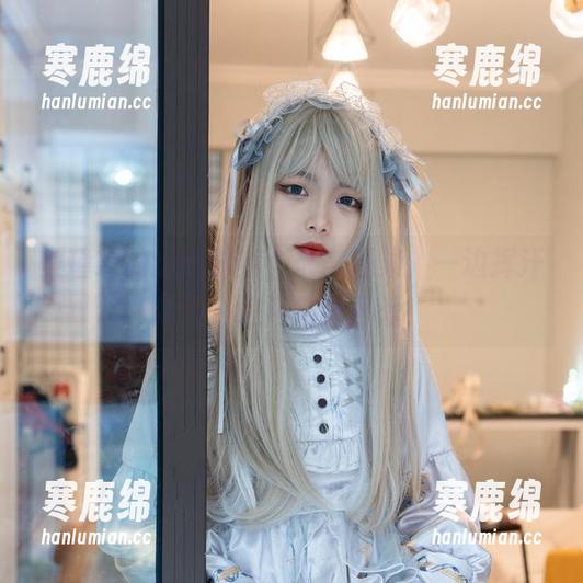 梨瑾瑾的运动时刻，最美图集，一边挥汗如雨一边还得扮可爱！