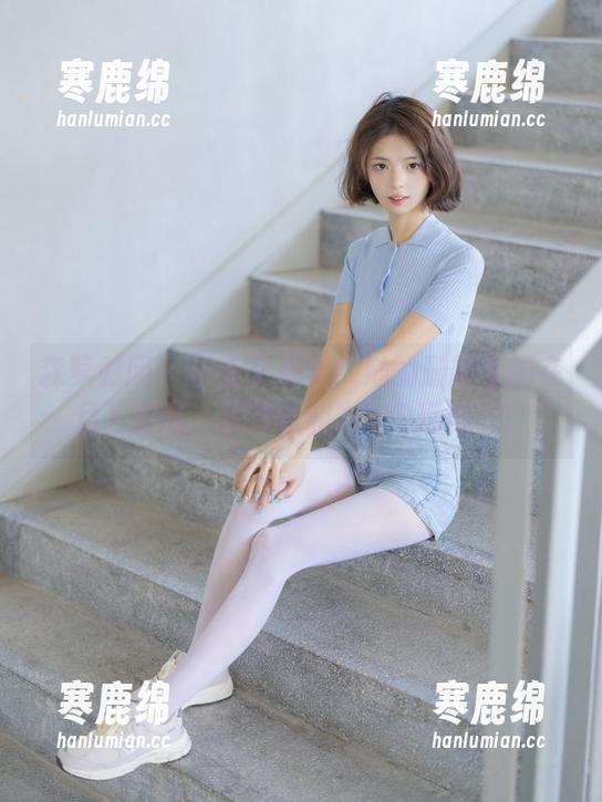 森萝财团-小夜 森萝财团 - 小夜又来了!她的最新套图在月下交融,把肉丝和300D玩得转!