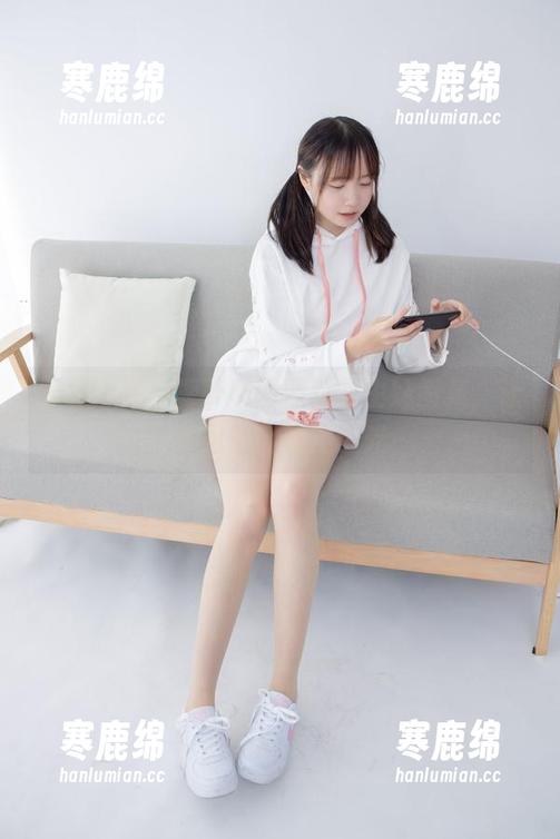 森萝财团 春日清风,森萝财团黑丝学生妹图集,让人回忆起校园时光