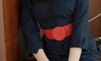 模范学院 – 熊吖BOBO的蕾丝私拍：野兽也要时尚，我说的可是原图哦！