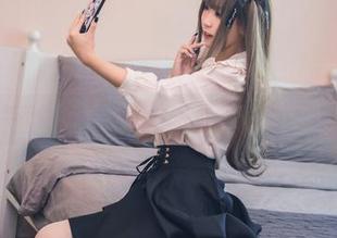 流年不停w图包：猫咪在浴缸里打滚的欢乐时光