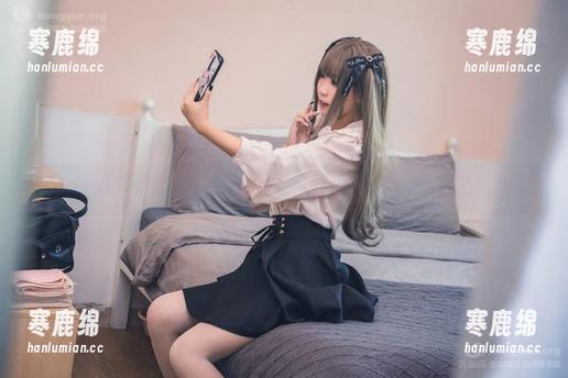 流年不停w图包：猫咪在浴缸里打滚的欢乐时光