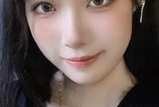 有没有人注意到？炸酱沐沐的全套写真和贝尔法斯特…居然有莫名的搭配。