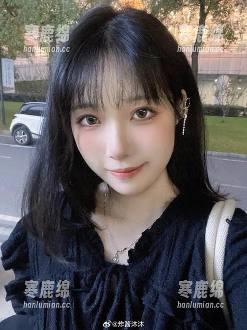 有没有人注意到？炸酱沐沐的全套写真和贝尔法斯特…居然有莫名的搭配。